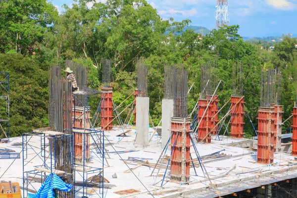 Trabajador Equipo Construcción Que Trabaja Construcción Alto Terreno Comercial Lugar —  Fotos de Stock