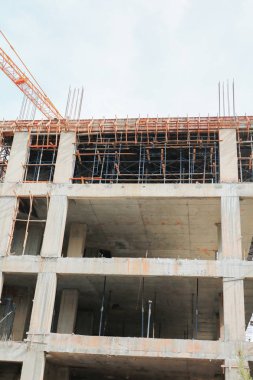 İnşaat yüksek site işyerinde bina zemin üzerinde çalışma