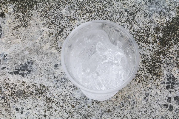 Ijs Glas Plastic Vloer Achtergrond Bovenaanzicht — Stockfoto