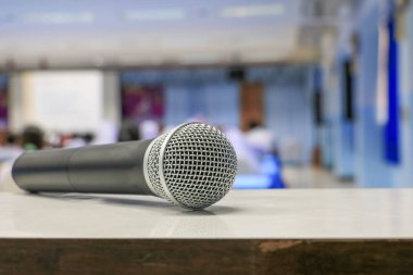 Oda Seminer Toplantı masasında kablosuz mikrofon: seçin odak alan sığ derinliği.