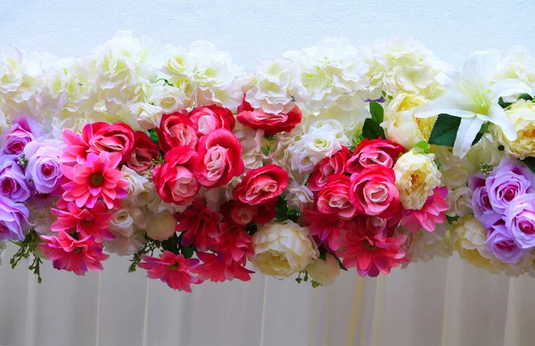 Colorido Rosa Flor Plástico Multicolorido Artificial Para Fundo Bonito — Fotografia de Stock