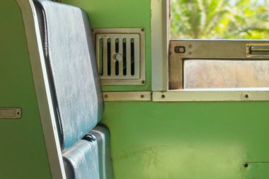 sandalye deri yastık iç ışık güneş ile tren