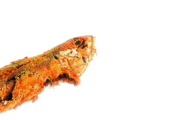 Gebratene Makrele auf weißem Hintergrund — Stockfoto