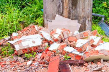 Çöp ahşap kazık inşaat evde yenilemek sitesi