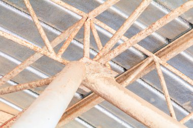 Bina kapalı sac eski yapısında tavan sonrası