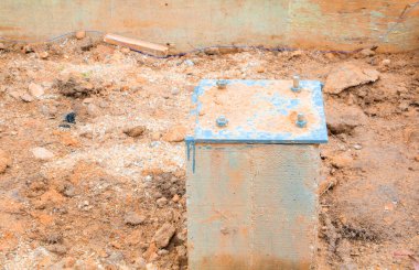 Çimento ayağı olarak onstruction şantiye çukur ve levha çelik