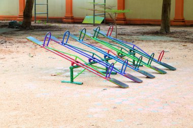 eski düşen ağaçlar veya tahterevalli Bahçesi geleneksel metal