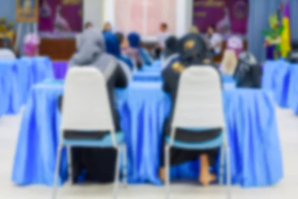 Verschwommenheit des Geschäfts. Muslimische Frauenkonferenz im Raum — Stockfoto