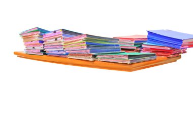  izole ahşap tablo imzalamak için belge dosyası sunar