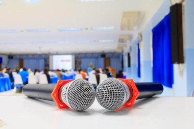 Mikrofon yakından konferans tablo eski kablosuz 