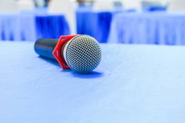 bir stand toplantı oda iç kablosuz mikrofon 