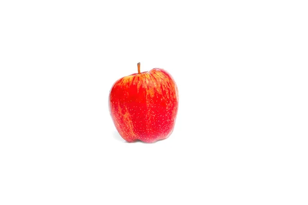 Яблоко красное и вода капает на белом фоне — стоковое фото