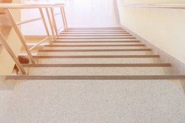 merdiven yürüyüş aşağı Terrazzo zemin