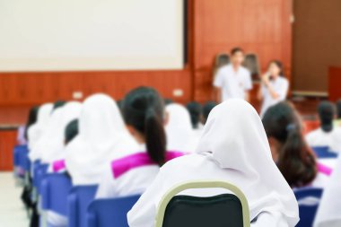 Öğrenciler eğitim otur sandalye iç sınıf öğrenme