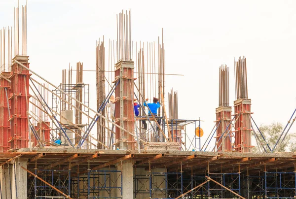 Trabalho de construção em local de trabalho de construção com espaço de cópia adicionar — Fotografia de Stock