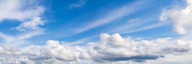 panorama gökyüzü ve karanlık bulut yaz güzel arka plan