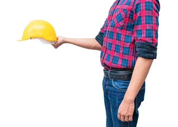 Ingénieur tenir casque de sécurité jaune construction en plastique — Photo