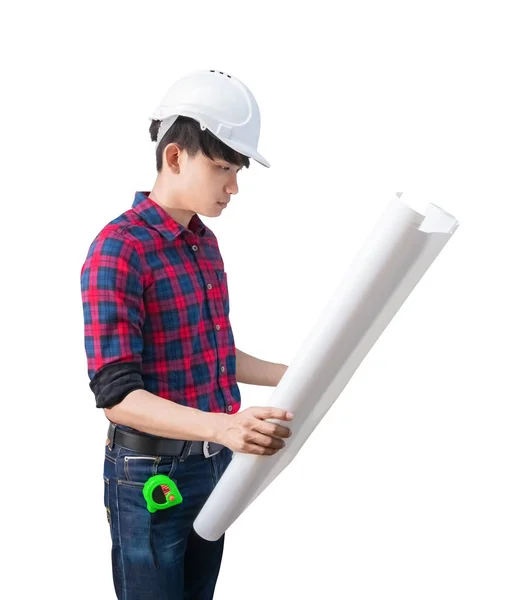 Інженер, що тримає рулонні креслення, оглядає будівництво на білому тлі — стокове фото