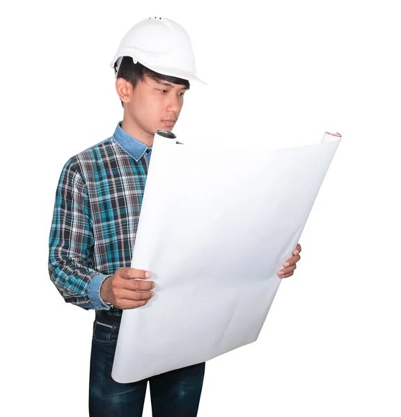 Ingeniero sosteniendo planos laminados inspeccionar la construcción sobre fondo blanco — Foto de Stock