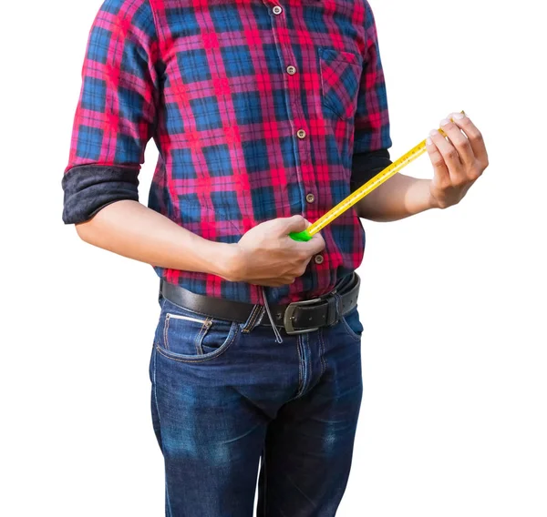 Mano del ingeniero está sosteniendo cinta métrica sobre fondo blanco . — Foto de Stock