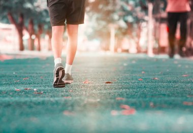 sağlık için koşu egzersizi koşmak parça kauçuk kamu parkta kilo kavramı