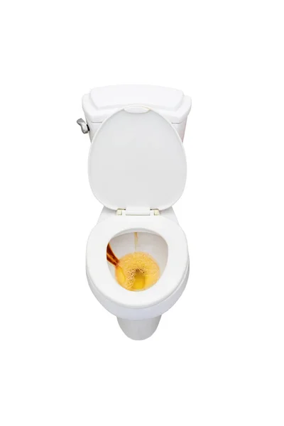 Vaso sanitário tigela branca cerâmica cheia de urina isolada no fundo branco — Fotografia de Stock