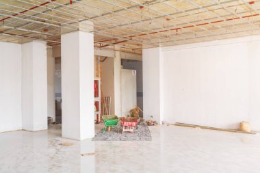 iki tramvay kırmızı - oda iç yapı İnşaat ı yeşil 