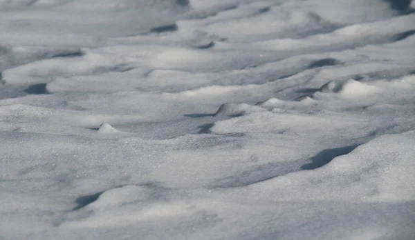 Foto Blanco Negro Superficie Nieve Con Buenas Estructuras Sombras Invierno — Foto de Stock