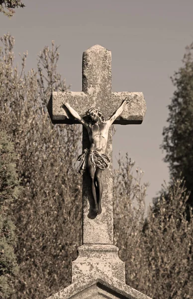 Foto Desaturata Una Vecchia Croce Con Gesù Ostrava Hrabova Repubblica — Foto Stock