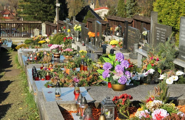 Varie Tombe Decorate Sul Cimitero Prazmo Repubblica Ceca — Foto Stock