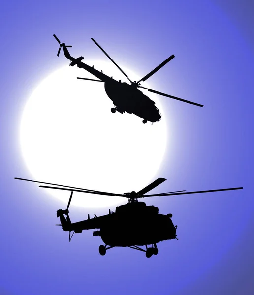 Silhouette Nere Elicotteri Militari Russi Con Luna Alle Spalle Nella — Foto Stock