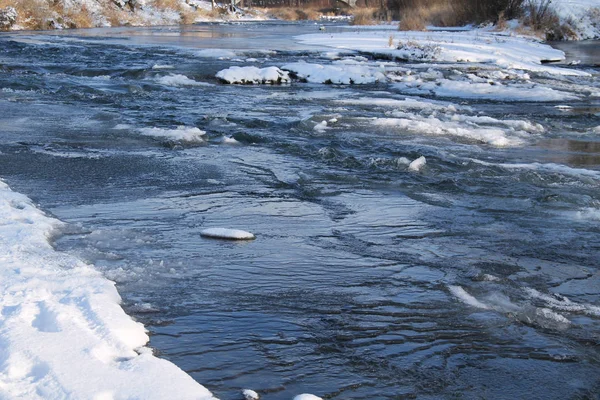 Blauer Fluss Mit Etwas Eis Winter — Stockfoto