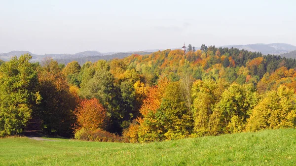 Landschaft Der Schneebedeckten Berge Schönen Herbstfarben — Stockfoto