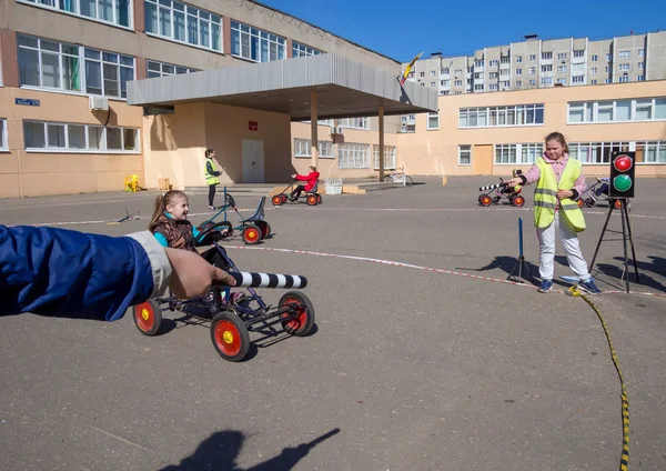 Voronezh Rusia Abril 2017 Los Niños Estudian Las Reglas Carretera —  Fotos de Stock