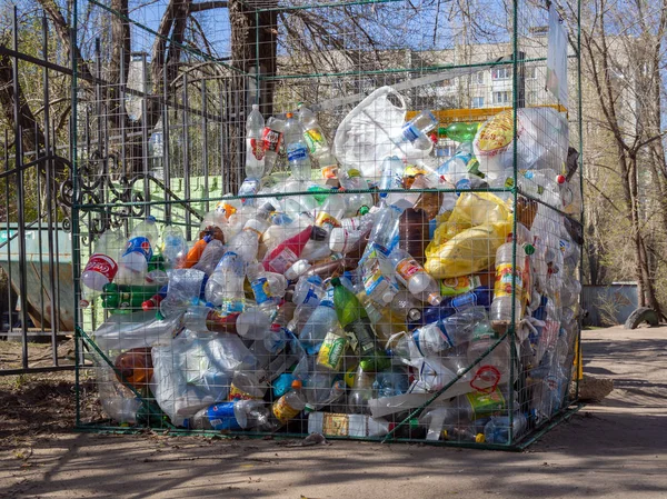Voronezh Rusia Abril 2017 Contenedor Para Recogida Residuos Plásticos — Foto de Stock