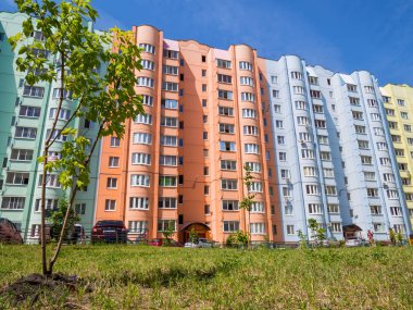Voronej, Rusya - 27 Haziran 2018: Modern konutlar, Şişkov Caddesi, Voronej