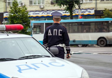 Voronej, Rusya - 17 Temmuz 2018: Trafik polisi görev başında