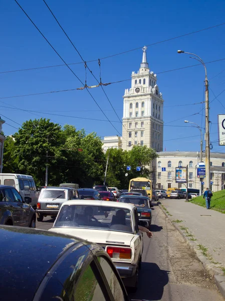 Voronezh Ryssland Juni 2013 Upptagen Trafik Vid Korsningen Revolutionen Avenue — Stockfoto