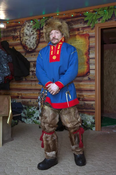 Ловозеро Россия Января 2014 Года Саам Национальной Одежде — стоковое фото