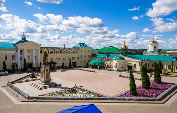 Zadonsk Russie Août 2018 Vue Place Centrale Monastère Zadonsky Bogoroditsky — Photo