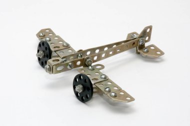 Metal çocuk tasarımcısından yapılmış model uçak