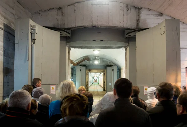 Balaklava Crimea November 2015 People Stand Entrance Underground Tunnel Repair — Stock Photo, Image