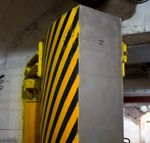 Massiv Dörr Skyddande Grind Tunnel Underjordisk Militär Anläggning — Stockfoto