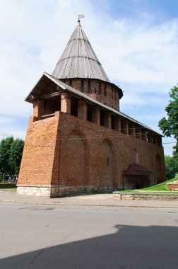 Smolensk, Rusya - 12 Temmuz 2011: Smolensk kale duvarının Thunder Kulesi