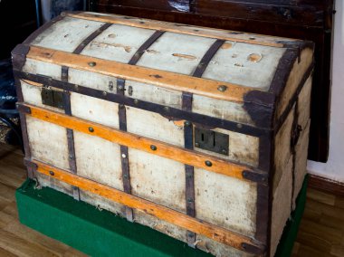 Vintage ahşap göğüs eski bez ile kaplı