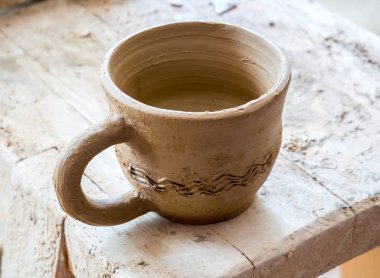 Kil fincan, taze usta çömlekçi tarafından yapılan