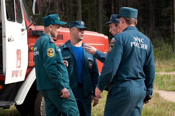 Yartsevo Russia August 2011 Employees Ministry Emergency Situations Russia Speak — Stock Photo, Image