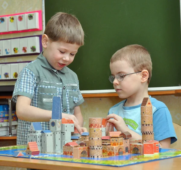 Gadjievo Russia January 2011 Children Building Toy Town Table — Stock Photo, Image