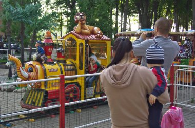 Kaluga, Rusya - 12 Temmuz 2014: Carousel Kaluga çocuk parkında