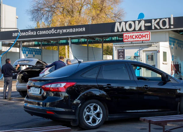 Woronesch Russland Oktober 2018 Autos Stehen Der Selbstbedienungswaschanlage — Stockfoto